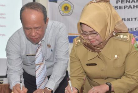 Rektor Universitas PGRI Palembang Silaturahmi dan Teken MoU dengan Kepsek SMKN 3 Palembang