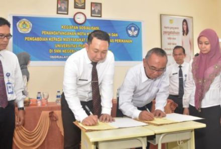 Universitas PGRI Palembang Gelar Sosialisasi, Penandatanganan MoU, dan Pengabdian Masyarakat di SMKN 1 Inderalaya Selatan