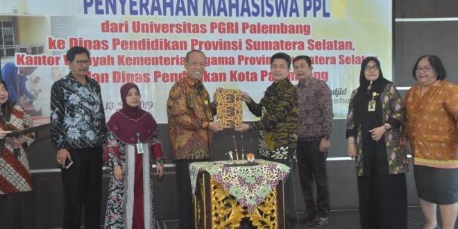 Resmi Dilepas Rektor, 870 Mahasiswa/i Universitas PGRI Palembang Laksanakan PPL