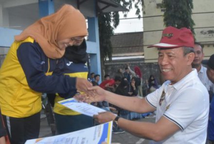 Meriah Penutupan Seleksi POMDA 2019 Cabang Olahraga Bola Voli dan Bulu Tangkis di Universitas PGRI Palembang