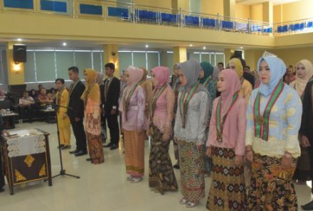 24 Mahasiswa FE Universitas PGRI Palembang Raih Predikat Dengan Pujian