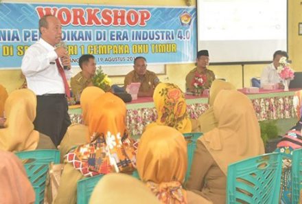 Kepsek dan Guru di Cempaka OKU Timur Antusias Ikuti Workshop yang Disampaikan Rektor Universitas PGRI Palembang