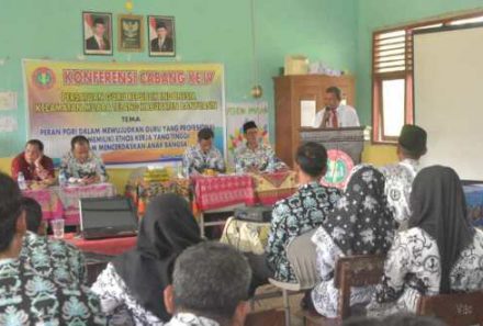 Guru, Kepsek, dan Pengurus PGRI Muara Telang Antusias Ikuti Sosialisasi PMB Universitas PGRI Palembang
