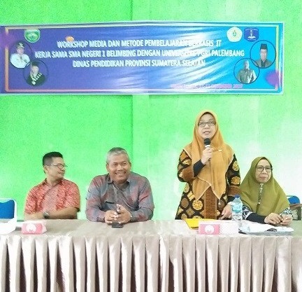 Tingkatkan Kompetensi di Era Digital, Guru SMAN 1 Belimbing Gelar Workshop Kerja Sama dengan Universitas PGRI Palembang