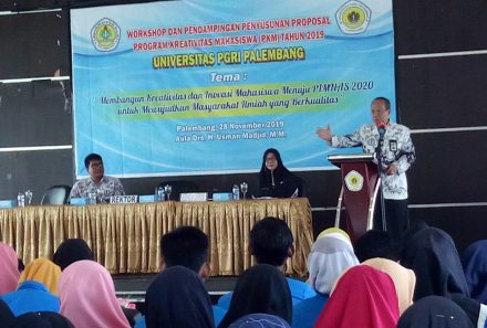 Rektor Universitas PGRI Palembang Pacu Semangat Mahasiswa Untuk Menulis Proposal PKM