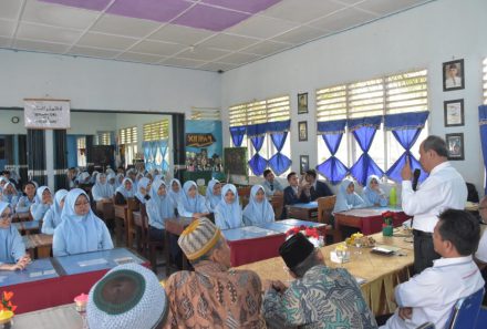 Rektor Universitas PGRI Palembang Kunjungan ke SMAN 1 Sungai Lilin dan SMKN 1 Babat Supat Muba