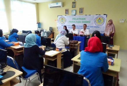 Sambut Perkuliahan Semester Genap, Fakultas MIPA Universitas PGRI Palembang Gelar Pelatihan Penulisan Skripsi