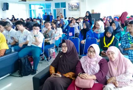 HMPS Matematika FKIP Universitas PGRI Palembang Gelar Mathematics Competition Eksis