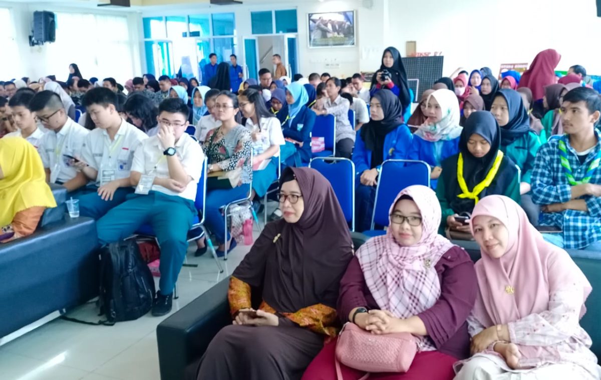 HMPS Matematika FKIP Universitas PGRI Palembang Gelar Mathematics Competition Eksis picture