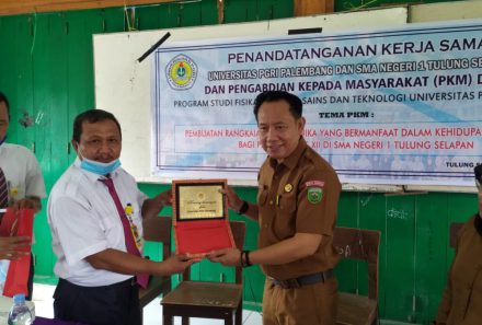 Universitas PGRI Palembang Jalin Kerja Sama dan Gelar PkM di SMAN 1 Tulung Selapan OKI