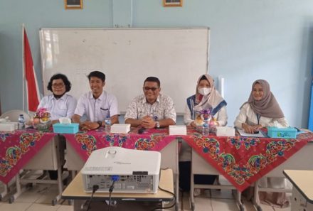 Dosen Prodi PGSD UPGRIP Gelar Pelatihan Penulisan Artikel Ilmiah di SDN 187 Palembang