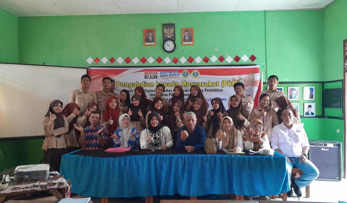 Gelar PkM, Dosen FKIP UPGRIP Ajarkan Nasionalisme kepada Siswa SMAN 1 Lempuing Jaya