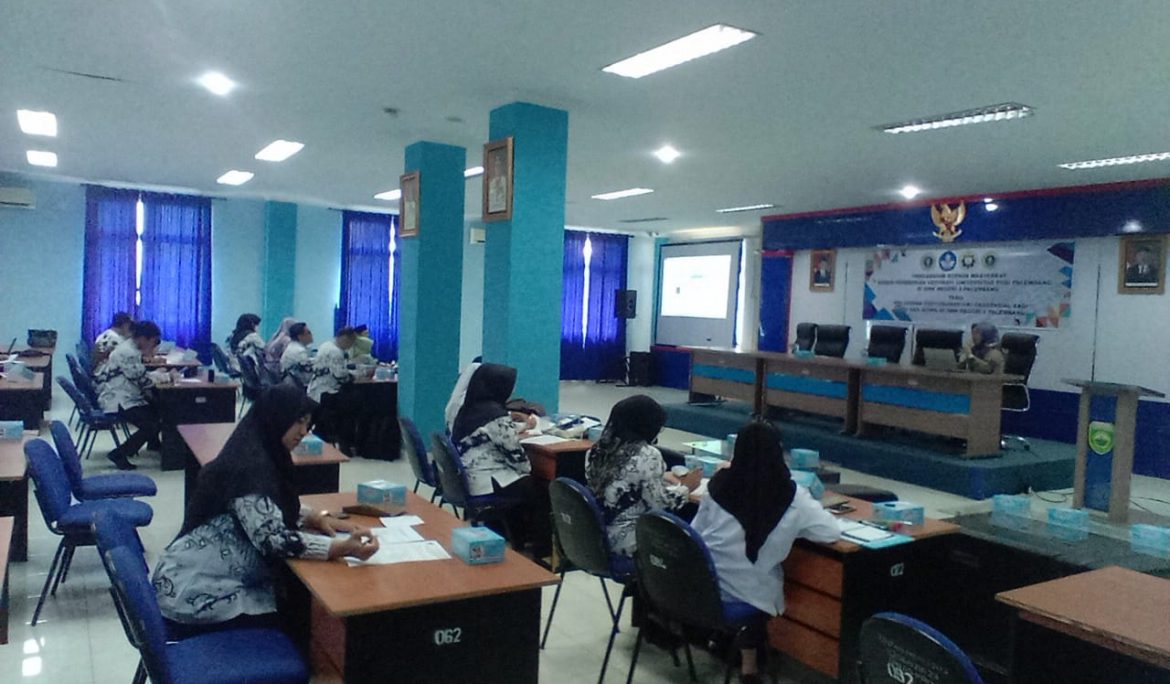 Tim Dosen UPGRIP Bekali Guru SMKN 2 Palembang Penyusunan HKI