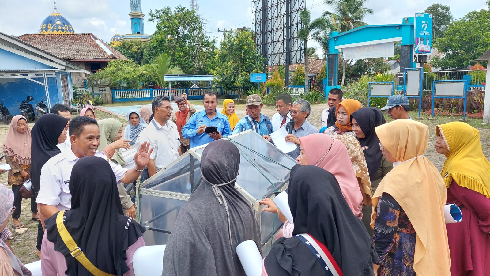 Dosen UPGRIP Kenalkan Alat Pengeringan Kerupuk Bagi Pengusaha Kecil Di ...