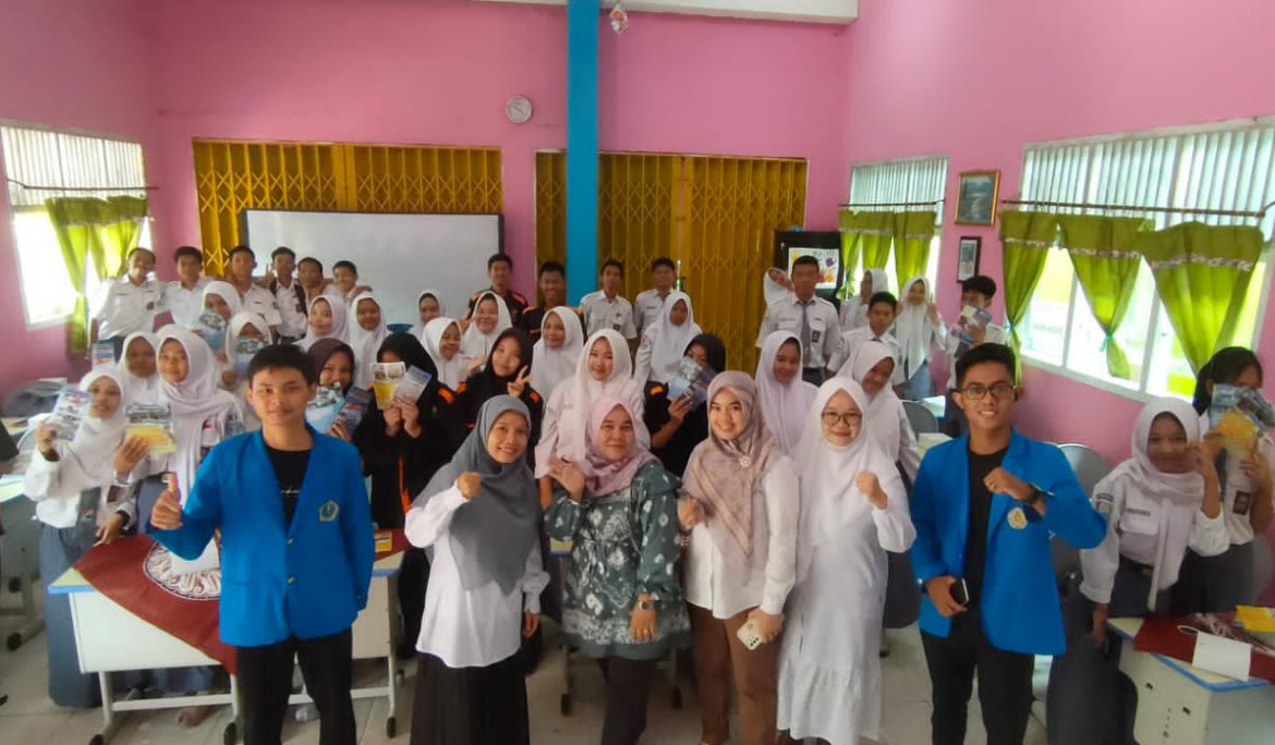 Tim Dosen Pendidikan Geografi FKIP UPGRIP Gelar PkM di SMK Pratiwi Prabumulih