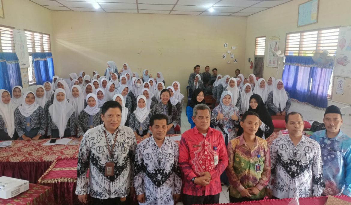 Dosen Prodi Fisika Fakultas Sainstek UPGRIP Perkenalkan Bio-Baterai dan EnergI Terbarukan dalam kegiatan PkM di SMAN 1 Tanjung Lago Banyuasin