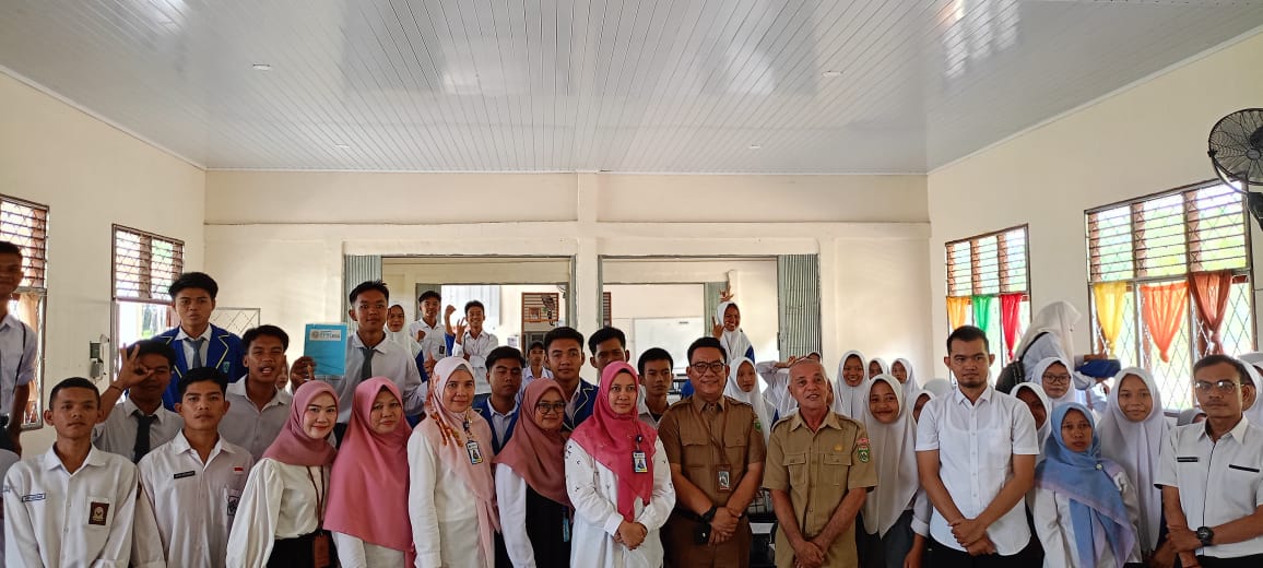 Dosen FPK UPGRIP Ajak Siswa/i dan Guru SMKN 1 Muara Kuang Lestarikan Ikan Belida Indonesia