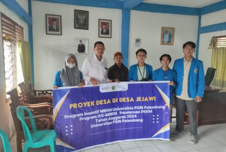 Mahasiswa UPGRIP Laksanakan Program MBKM di Desa Jejawi OKI