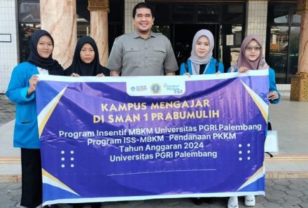 Mahasiswa Prodi Pendidikan Fisika dan Pendidikan Sejarah Magang di SMAN 1 Prabumulih