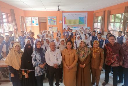 Dosen Prodi Akuntansi FEB UPGRIP Lakukan Pengenalan Kewirausahaan bagi Siswa SMAN 2 Sembawa Banyuasin