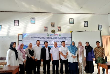 Dosen Pendidikan Bahasa Indonesia FKIP Lakukan Pelatihan Pewara di SMAN 1 Abab Pali