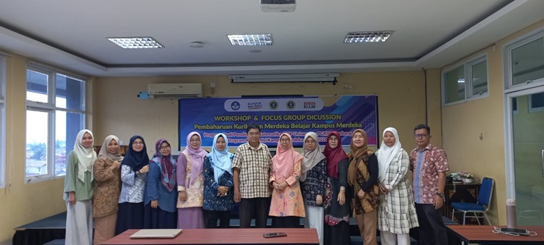 Tingkatkan Pemahaman Mengenai MBKM Melalui Penyamaan Persepsi, Program Studi Matematika UPGRIP Gelar Focus Group Disscussion Pembaharuan Kurikulum Bersama Pakar MBKM