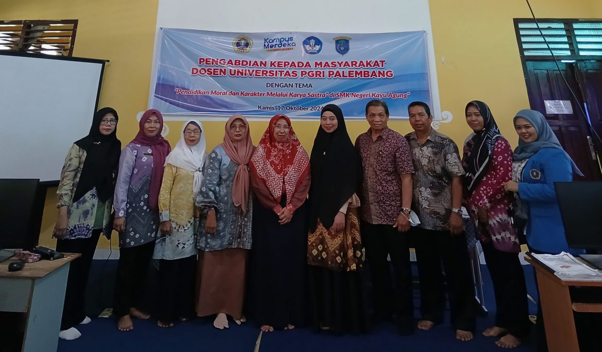 Dosen Magister Pendidikan Bahasa Indonesia PPs UPGRIP Gelar PkM di SMKN 3 Kayu Agung